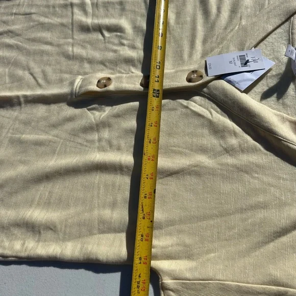 J. Jill Soft Yellow V-Neck Tunic with Button Accents - Picture 5 of 8